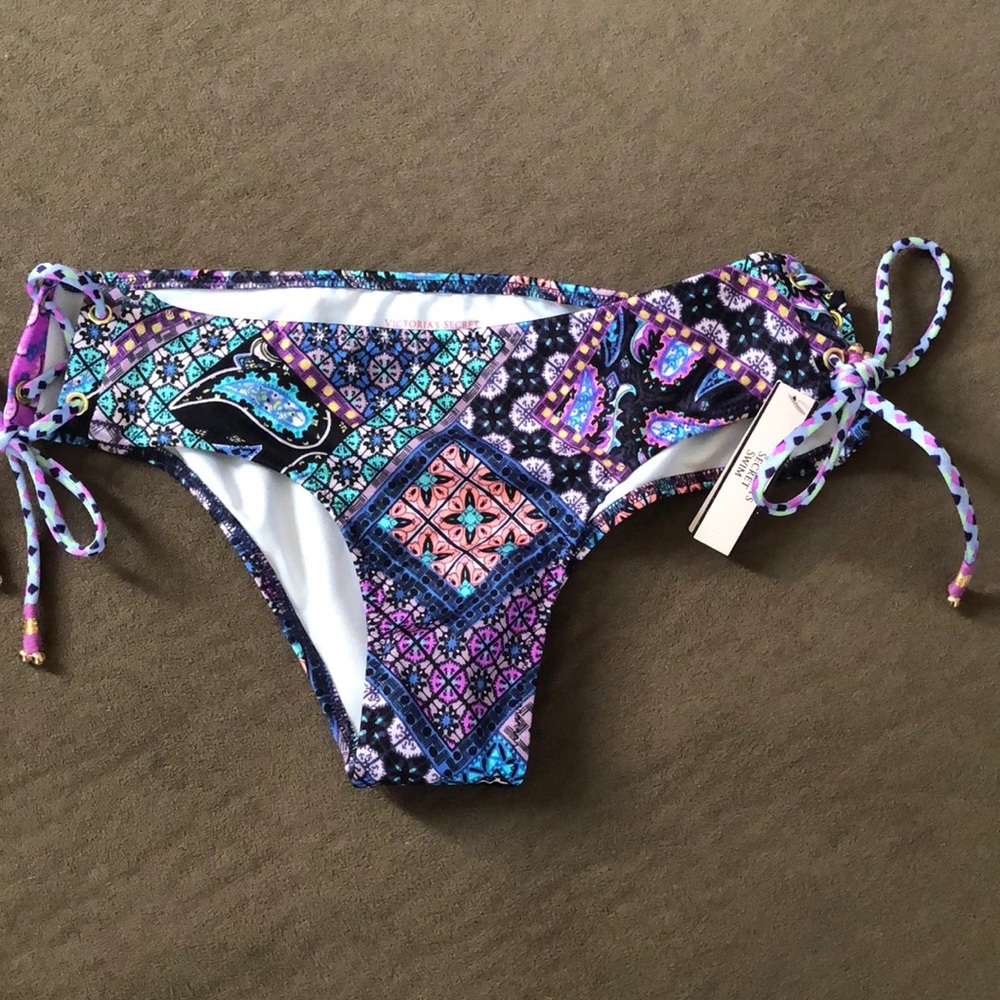 VS Bikini Bottom